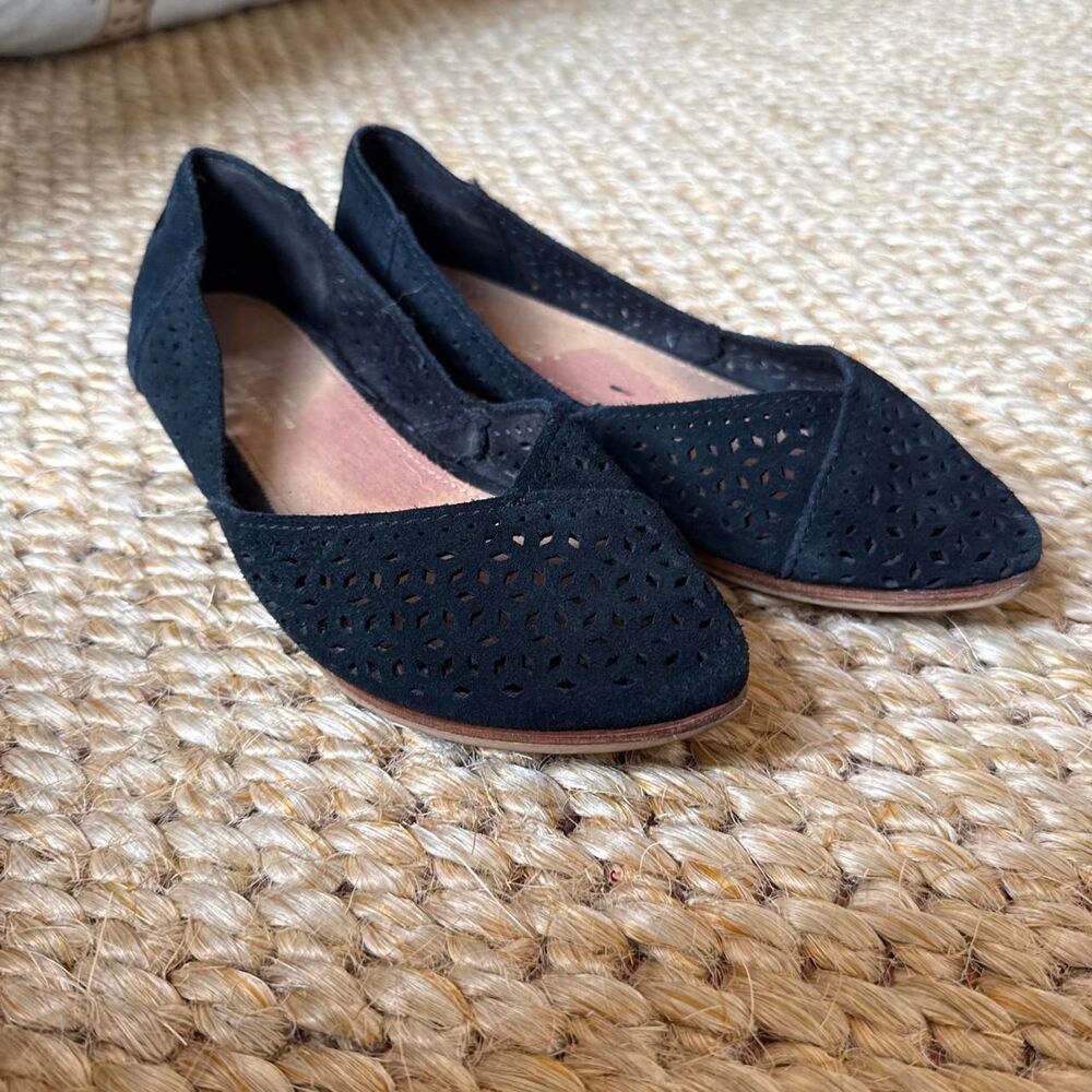 Toms Women's Black and Navy Ballet-shoes